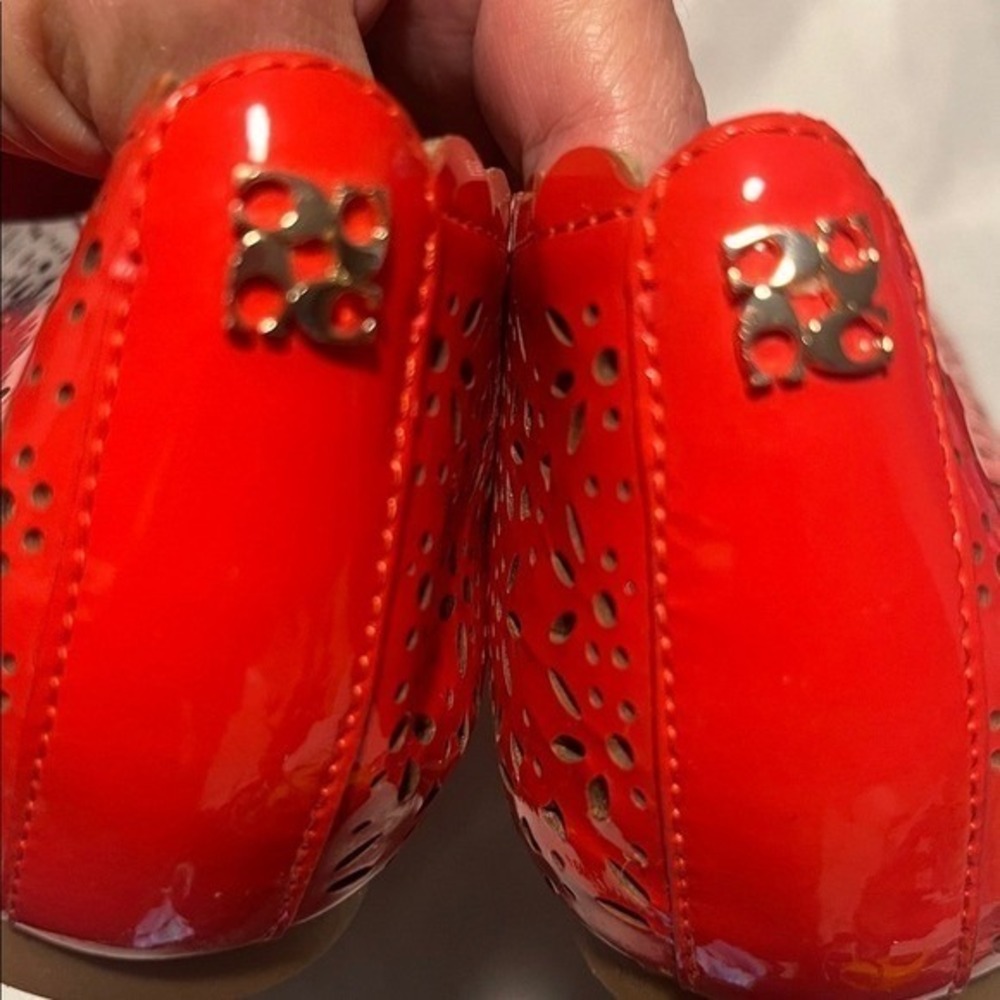 Coach Carsin Red Patent Leather Scalloped Eyelet Ballet Flats Q4044 8.5B - Picture 2 of 7